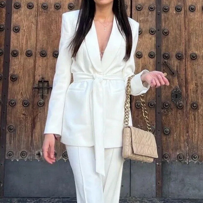 LONDON WHITE CHIQUE BLAZER SET